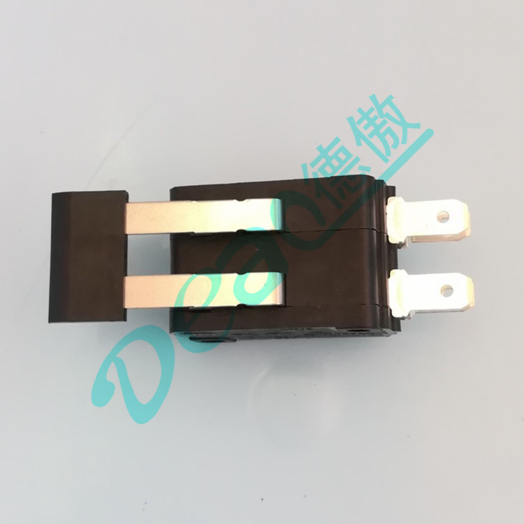 雙聯(lián)電路控制設(shè)備安全保護(hù)微動(dòng)開關(guān)